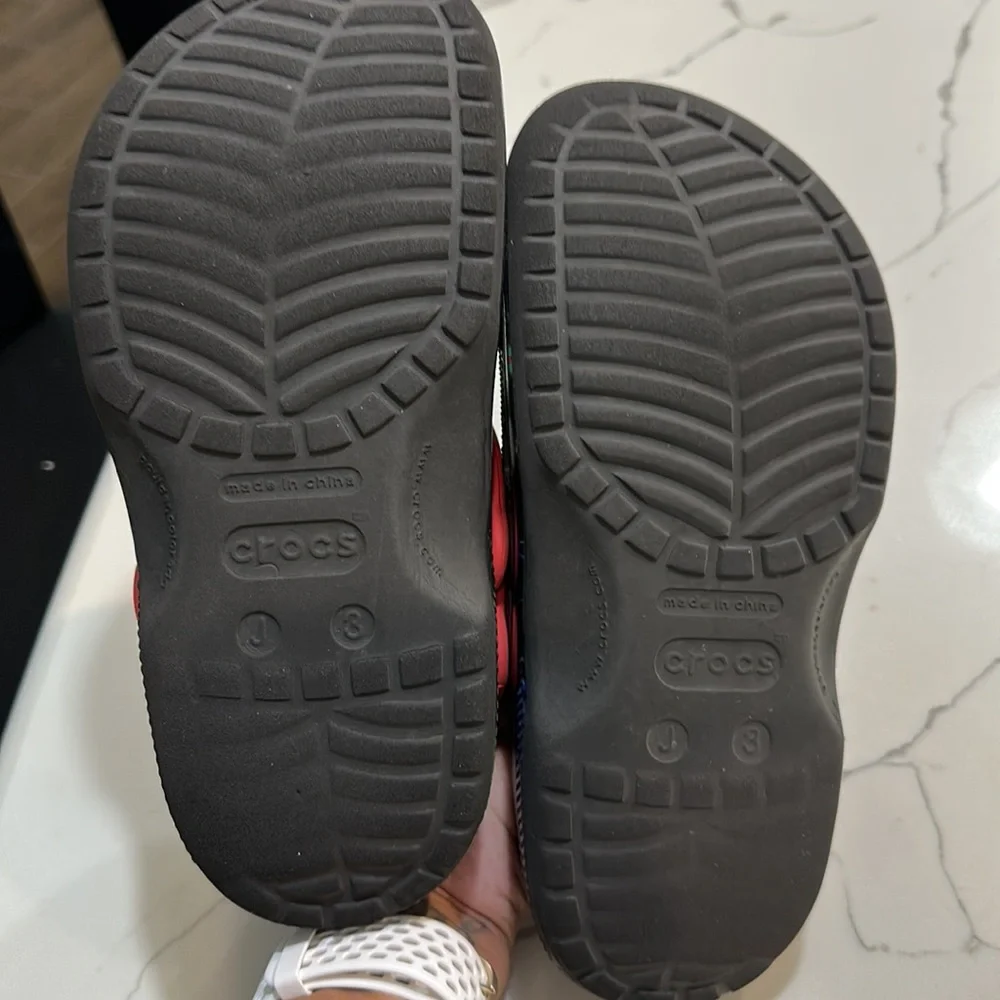 Used Crocs - Picture 6 of 6
